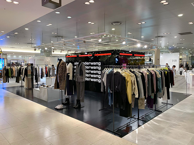 ー終了ー 9 11 水 9 17日 火 アレキサンダーワン が阪急3店舗同時に期間限定ショップオープン News一覧 三喜商事株式会社 Sanki Brand Web Site